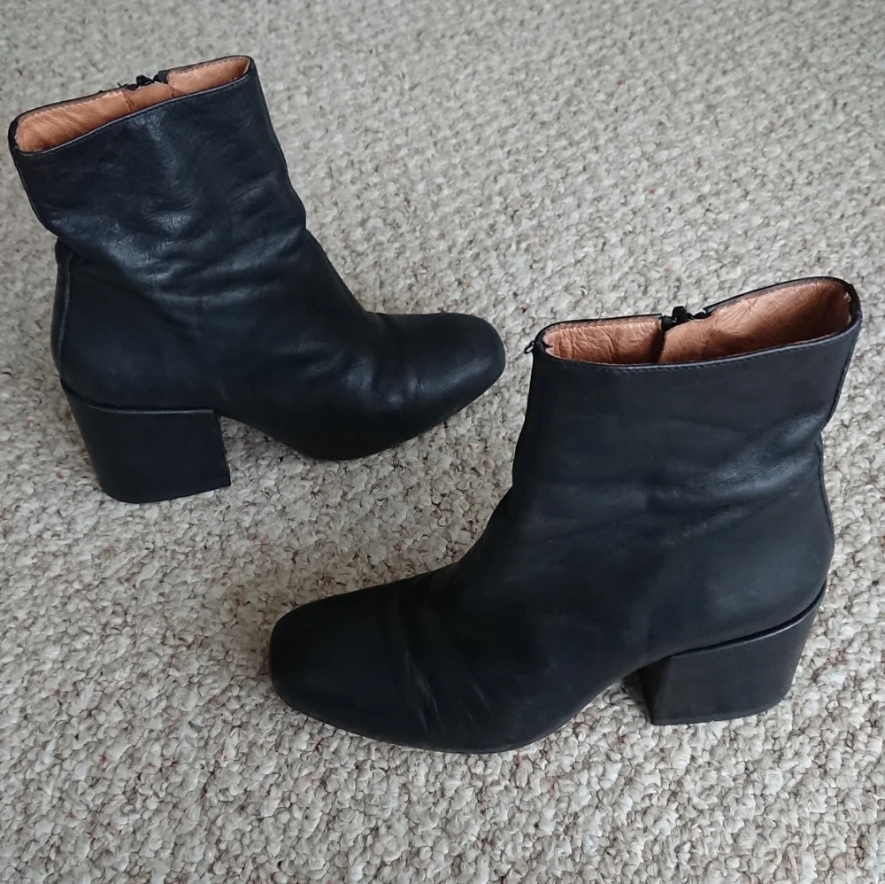 Free People black leather Nicola Bootie size 7
